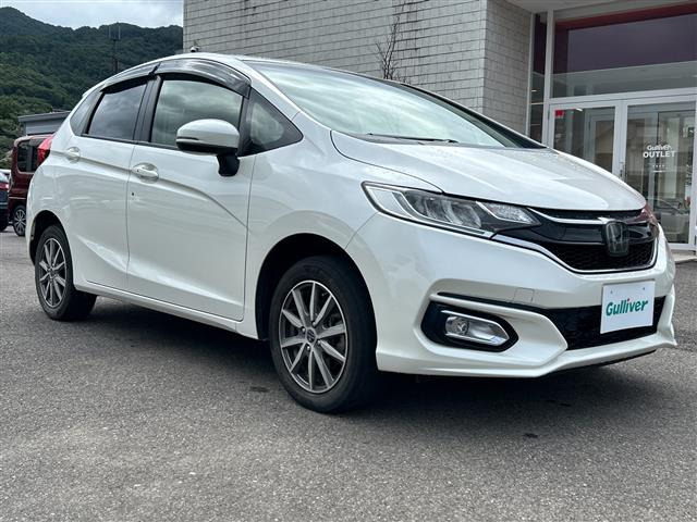 フィット1.3 13G L ホンダセンシング 4WD