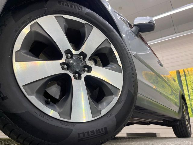 �y�����A���~�z�C�[���z�O�ςɃ}�b�`���������A���~�z�C�[���𑕒����Ă���܂��B�e��ЊO�A���~�z�C�[����A�X�^�b�h���X�^�C�����戵�����Ă���܂��B���񂲑��k����������