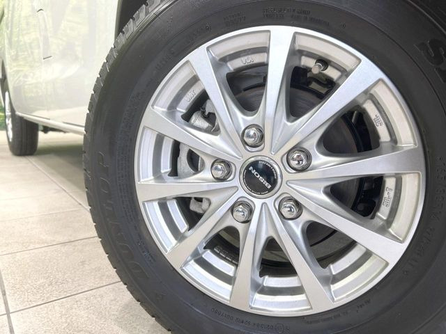 �y14�C���`�A���~�z�C�[���z�O�ςɃ}�b�`�����A���~�z�C�[���𑕒����Ă���܂��B�e��A���~�z�C�[����A�X�^�b�h���X�^�C�����戵�����Ă���܂��B���񂲑��k����������