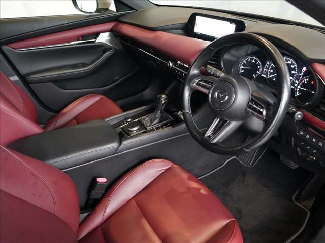 MAZDA3ファストバック2.0 X バーガンディ セレクション