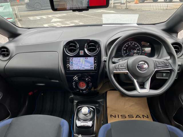 ノート1.2 e-POWER X ブラックアロー