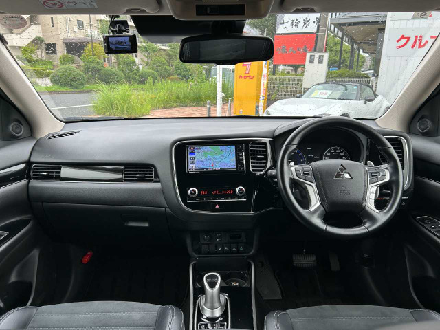 アウトランダーPHEV2.4 G 4WD