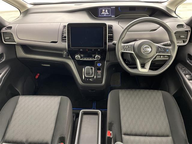 セレナ1.2 e-POWER ハイウェイスターV アーバンクロム