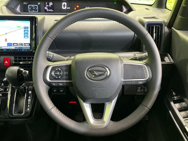 【純正革巻きステアリング】上質な革を使用することで、手にしっかり馴染みとても運転しやすいハンドルです♪