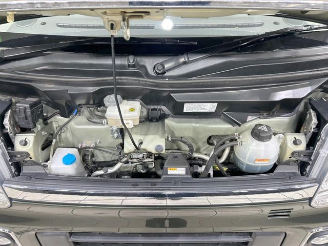 親切・丁寧な専門メカニックスタッフが応対!・車検・点検整備・事故等の修理などアフターサービスも安心。お車のカスタマイズもネクステージのサービススタッフまでご相談ください!