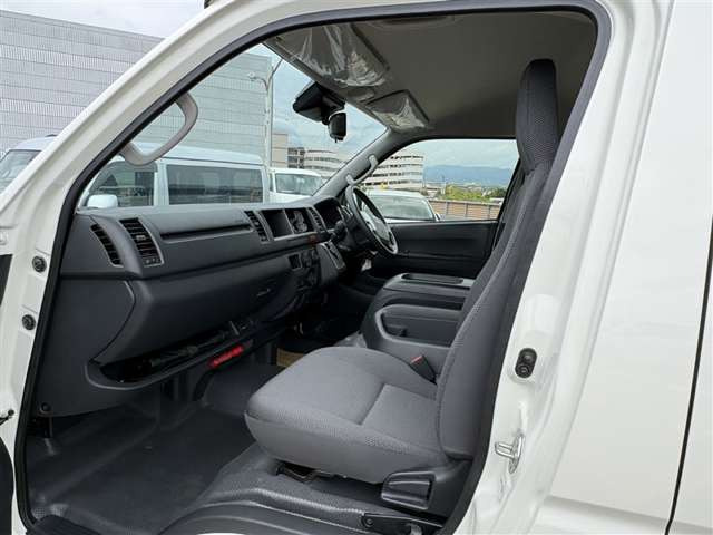 ハイエース2.7 GL ロング ミドルルーフ 4WD