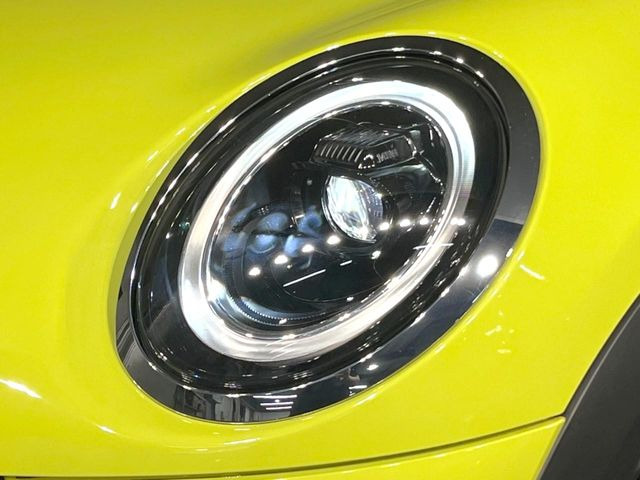 ��LED�w�b�h���C�g:��ԑ��s�����ǍD�Ȏ��E���m�ۂ����S���ĉ^�]�ł��鍂�P�xLED�w�b�h���C�g�𑕔�!�_�����x�������A����d�͂��}�����Ă��܂��B