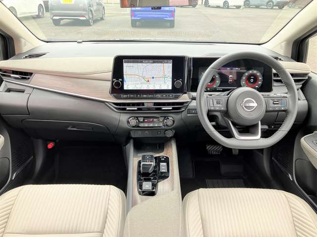 ノートオーラ1.2 G FOUR レザーエディション 4WD