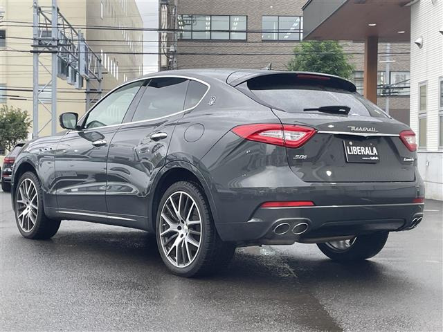 レヴァンテS 4WD