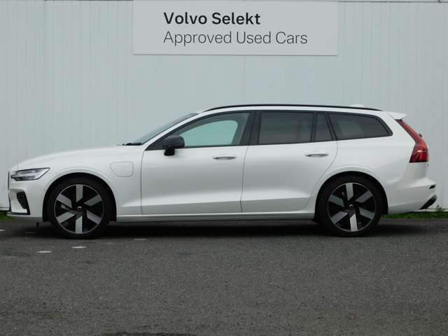 V60ウルトラ T6  AWD プラグインハイブリッド 4WD