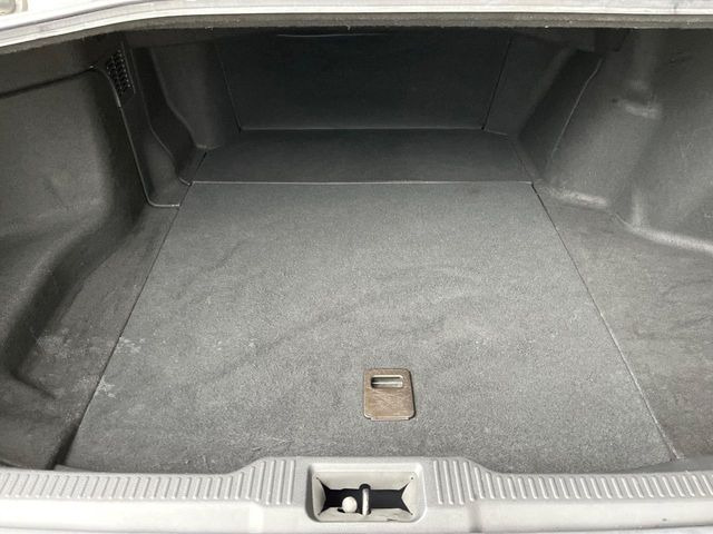 普段のお買い物や通勤、送迎等に十分な荷室スペースを確保しております。