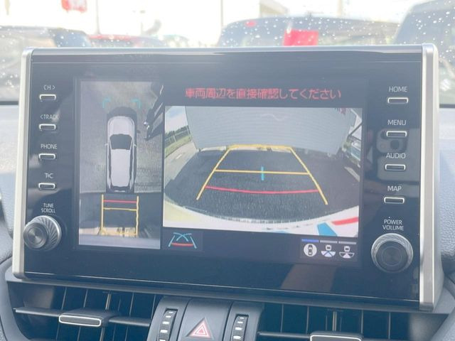 【パノラミックビューモニター】専用のカメラにより、上から見下ろしたような視点で360度クルマの周囲を確認することができます☆死角部分も確認しやすく、狭い場所での切り返しや駐車もスムーズに行えます。