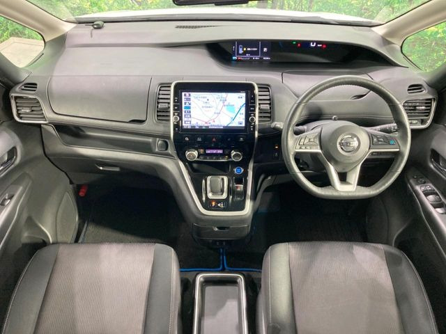 セレナ1.2 e-POWER ハイウェイスターV