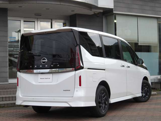 セレナ1.4 e-4ORCE ハイウェイスターV 4WD