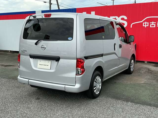 NV200バネットバン1.6 チェアキャブ 車いす1名仕様 専用サードシート有