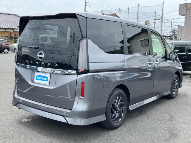 セレナ1.4 e-POWER ハイウェイスターV