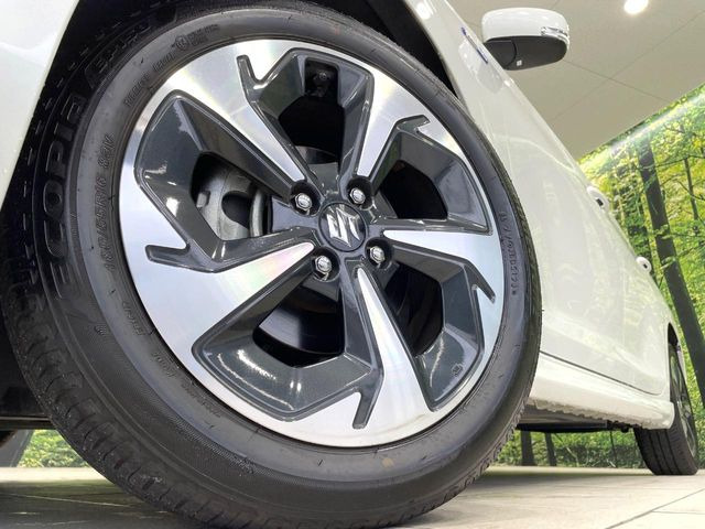 �y�����A���~�z�C�[���z�O�ςɃ}�b�`���������A���~�z�C�[���𑕒����Ă���܂��B�e��ЊO�A���~�z�C�[����A�X�^�b�h���X�^�C�����戵�����Ă���܂��B���񂲑��k����������
