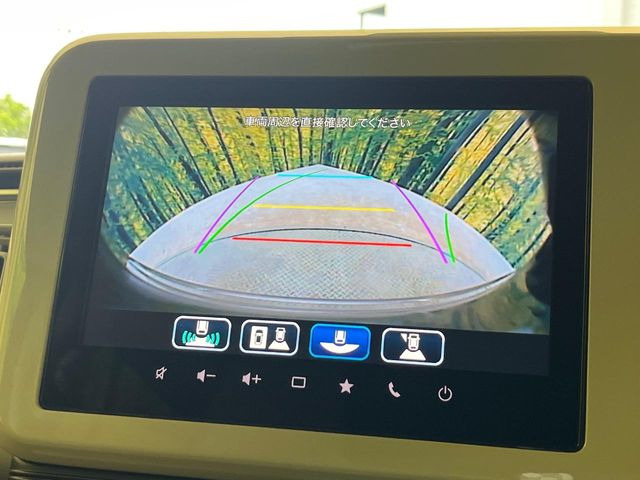 【バックカメラ】駐車時に後方がリアルタイム映像で確認できます。大型商業施設や立体駐車場での駐車時や、夜間のバック時に大活躍!運転スキルに関わらず、今や必須となった装備のひとつです!