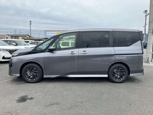 セレナ1.4 e-POWER ハイウェイスターV