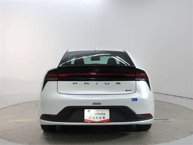 プリウス2.0 G E-Four 4WD