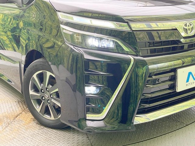 【LEDヘッド+LEdフォグ】悪天候や夜間走行時も良好な視界を確保し安心して運転できる高輝度LEDヘッドライトを装備!点灯速度が早く、消費電力も抑えられています。
