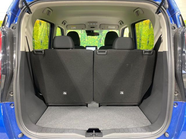 普段のお買い物や通勤、送迎等に十分な荷室スペースを確保しております。セカンドシートを倒すと、大きな荷物の積載も可能です♪