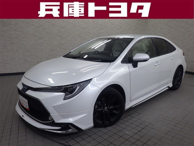 カローラ1.8 ハイブリッド W×B