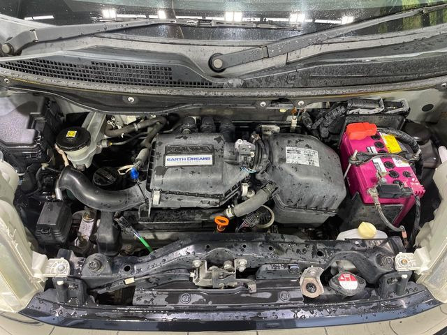 親切・丁寧な専門メカニックスタッフが応対!・車検・点検整備・事故等の修理などアフターサービスも安心。お車のカスタマイズもネクステージのサービススタッフまでご相談ください。