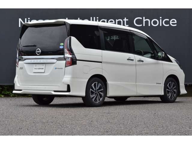 セレナ1.2 e-POWER ハイウェイスターV