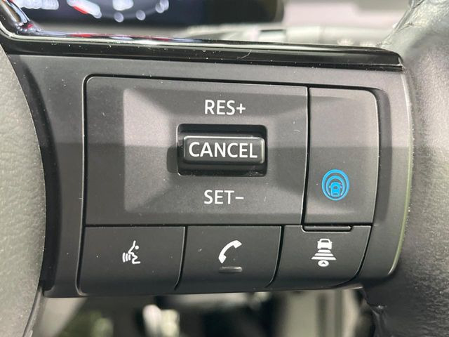 【プロパイロット】高速道路での長距離走行が楽に!!渋滞時と巡回走行のシーンで、アクセル・ブレーキ・ステアリングを自動で制御し、長距離運転の負担を軽減してくれます♪