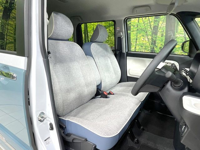 運転席シート廻りは使用感も少なく、良好な状態となっています。前オーナー様が丁寧に使っていたことがよくわかりますね。