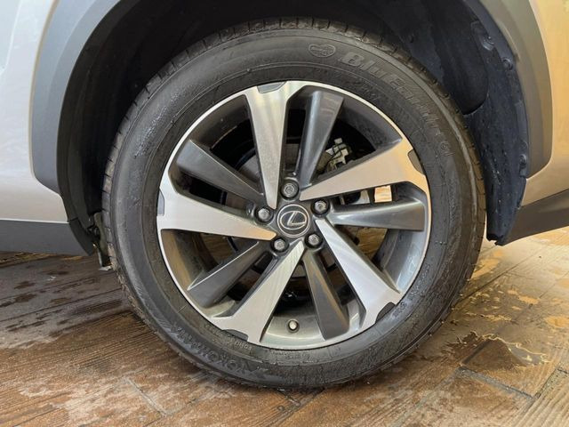 �y����18�C���`�A���~�z�C�[���z�O�ςɃ}�b�`���������A���~�z�C�[���𑕒����Ă���܂��B�e��ЊO�A���~�z�C�[����A�X�^�b�h���X�^�C�����戵�����Ă���܂��B���񂲑��k����������