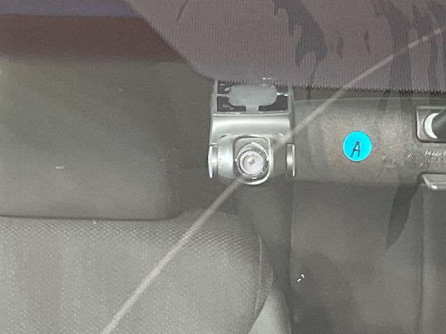 【ドライブレコーダー】ドライブレコーダー装備!走行中はもちろん、あおり運転や事故に遭遇した際、映像で記録し、万一のリスクに備えます。※記録用SDカードはお客様ご自身でご準備いただく必要があります。