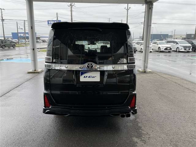 ヴォクシー2.0 ZS 煌III 4WD