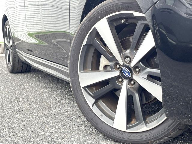 �y�����A���~�z�C�[���z�O�ςɃ}�b�`���������A���~�z�C�[���𑕒����Ă���܂��B�e��ЊO�A���~�z�C�[����A�X�^�b�h���X�^�C�����戵�����Ă���܂��B���񂲑��k����������