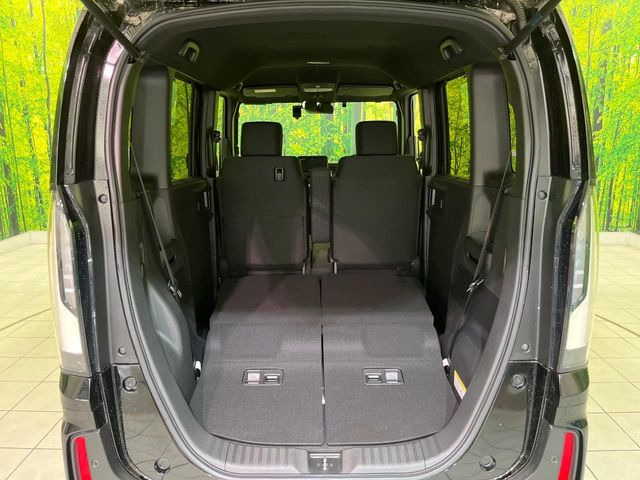 普段のお買い物や通勤、送迎等に十分な荷室スペースを確保しております。セカンドシートを倒すと、大きな荷物の積載も可能です♪
