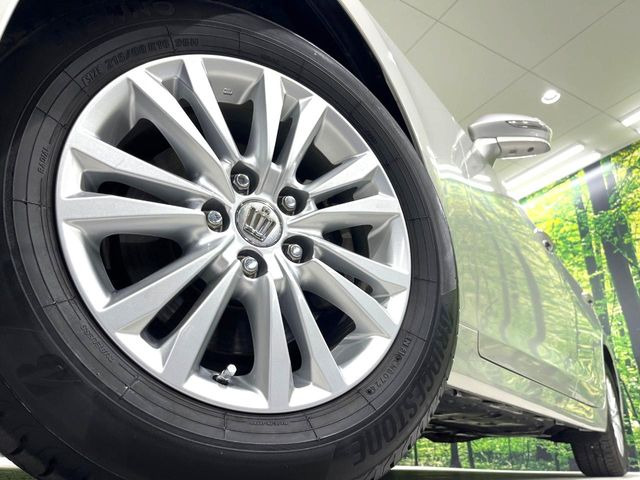 �y����16�C���`�A���~�z�C�[���z�O�ςɃ}�b�`���������A���~�z�C�[���𑕒����Ă���܂��B�e��ЊO�A���~�z�C�[����A�X�^�b�h���X�^�C�����戵�����Ă���܂��B���񂲑��k����������