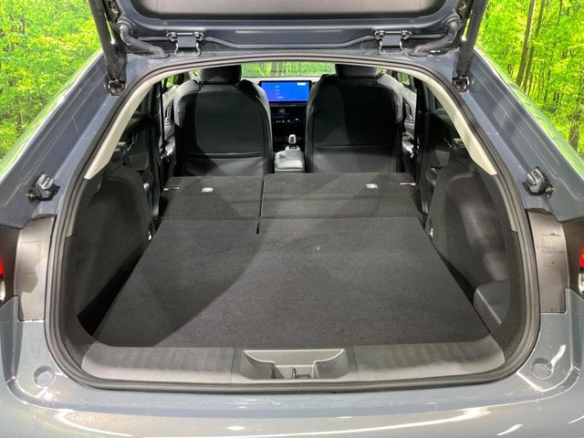【パワーバックドア】スマートキーや運転席のボタンを押すだけでリアゲートが自動で開閉します!荷物を持っている時や、高い位置にあるバックドアを閉める際に便利な機能です♪