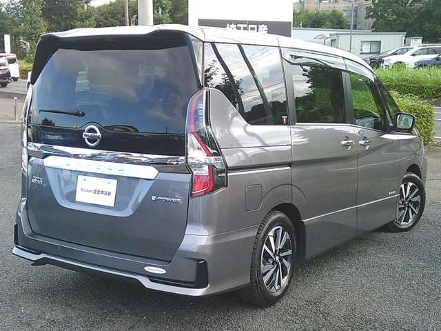 セレナ1.2 e-POWER ハイウェイスターV