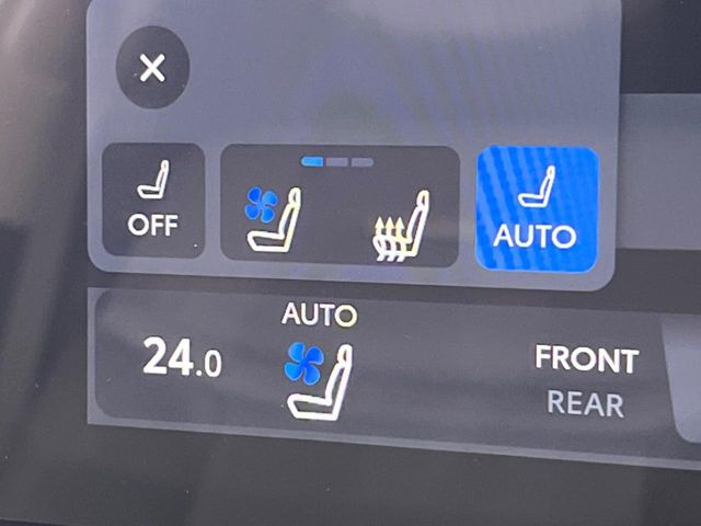 【シートヒーター&ベンチレーション】夏場は涼しい風でお尻や背中の熱やムレを防ぎ、冬はエアコンよりも早く温まってポカポカに!季節を問わず快適に過ごせます。