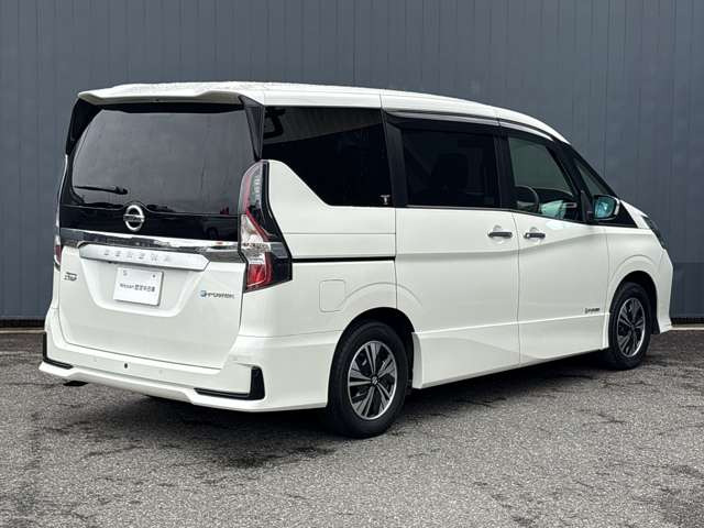 セレナ1.2 e-POWER ハイウェイスターV