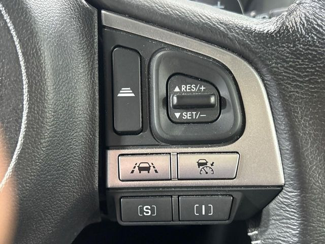 【全車速追従機能付クルーズコントロール】高速道路での長距離走行が楽に!!自動で速度を保つクルーズコントロールが、衝突軽減システムと連携し、前方の車両を感知して車間を保つように速度調節してくれます!!