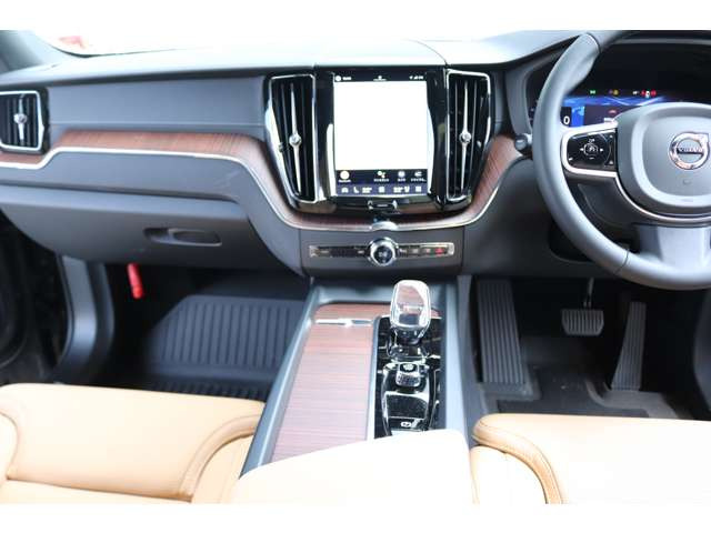 XC60リチャージ アルティメット T6 AWD PHEV 4WD