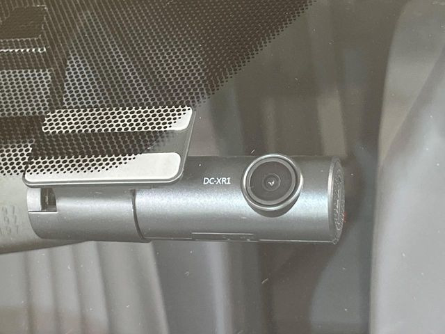 【ドライブレコーダー】ドライブレコーダー装備!走行中はもちろん、あおり運転や事故に遭遇した際、映像で記録し、万一のリスクに備えます。※記録用SDカードはお客様ご自身でご準備いただく必要があります。