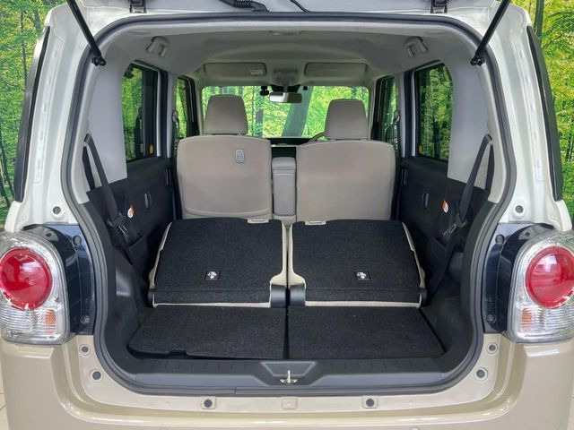 普段のお買い物や通勤、送迎等に十分な荷室スペースを確保しております。セカンドシートを倒すと、大きな荷物の積載も可能です♪