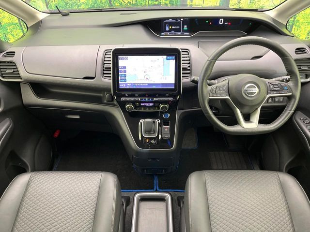 セレナ1.2 e-POWER ハイウェイスターV