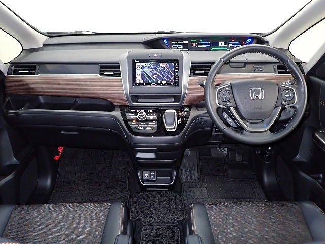 フリード1.5 ハイブリッド クロスター ホンダセンシング 4WD