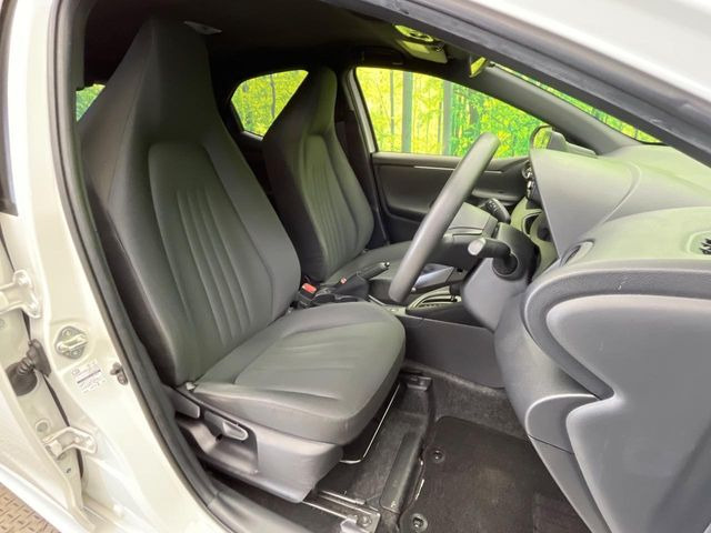 運転席シート廻りは使用感も少なく、良好な状態となっています。丁寧に使われていたことがよくわかりますね。