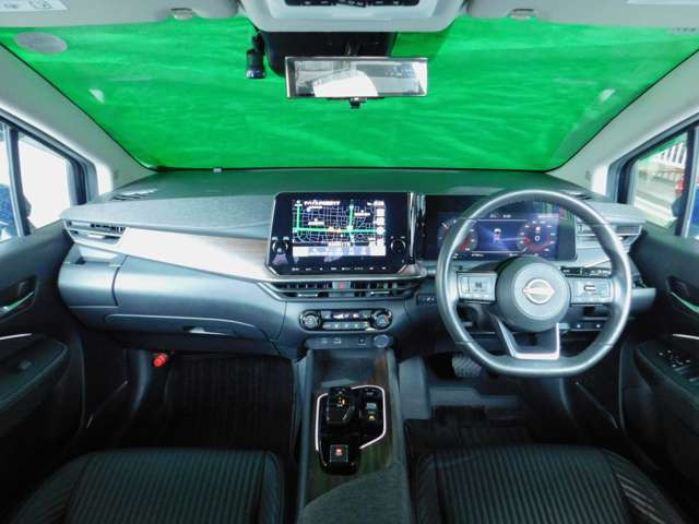 ノートオーラ1.2 G FOUR レザーエディション 4WD