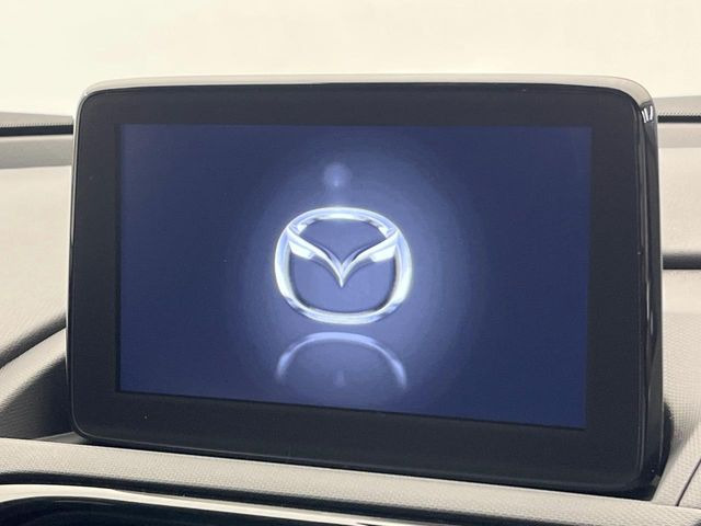 【メーカー純正ナビ】インテリアに溶け込むスタイリッシュな「専用設計」メーカーナビを装備♪視認性や操作性など基本性能にも優れ、より上質なカーライフをお楽しみいただけます。